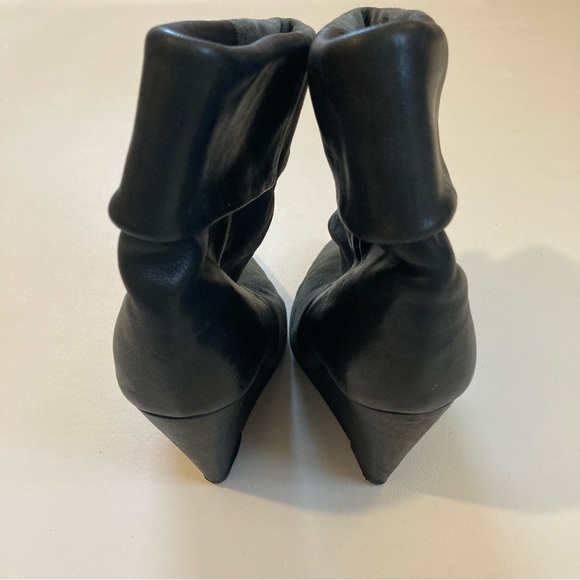 Isabel Marant cuffed leather and suede wedge boots - Picture 4 of 15